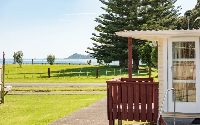 Waitangi Beach Bach 30A