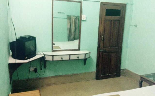 Akriti Guest House