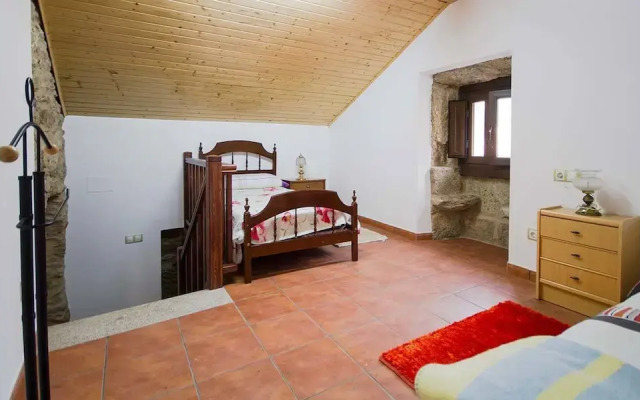 104490 -  House in Cee