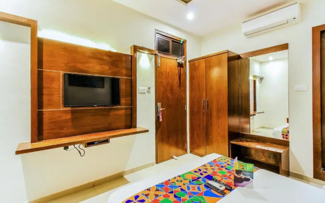 FabHotel Empire Suites