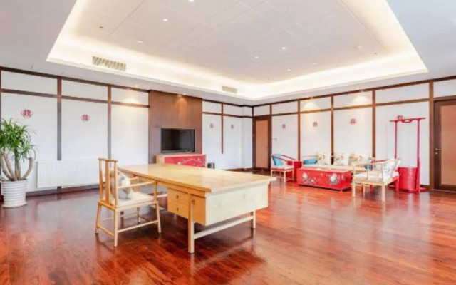 Honglilai Xixili Theme Hotel (Leshan High Speed Railway Station)