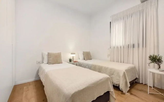 Sunny Chic in TLV Center by Sea N' Rent