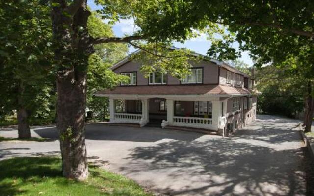 Leaside Executive Apartments