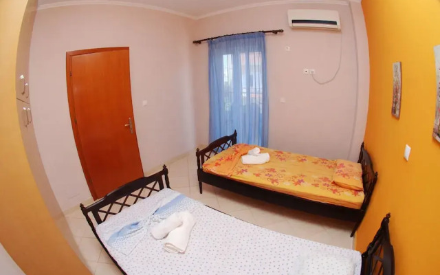Tiku's Apartments