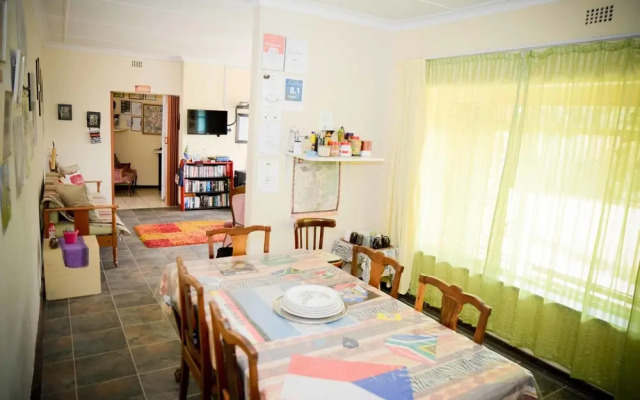 Terrylin Backpackers - Adults Only