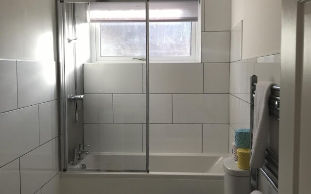 Stylish 3-bed Preston Home for Relaxing Comfy Stay