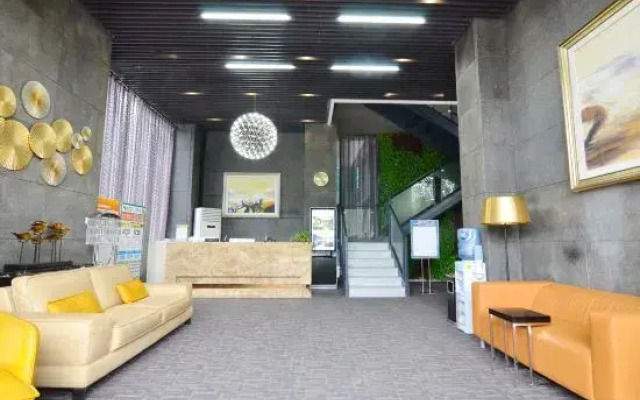 Huamao Yunshang Executive Apartment