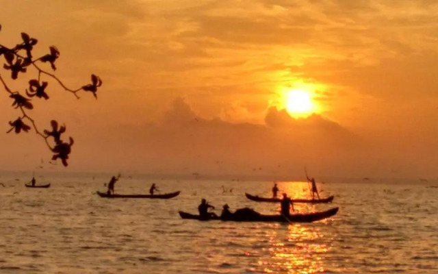 Vembanad House Boutique Back Water Homestay