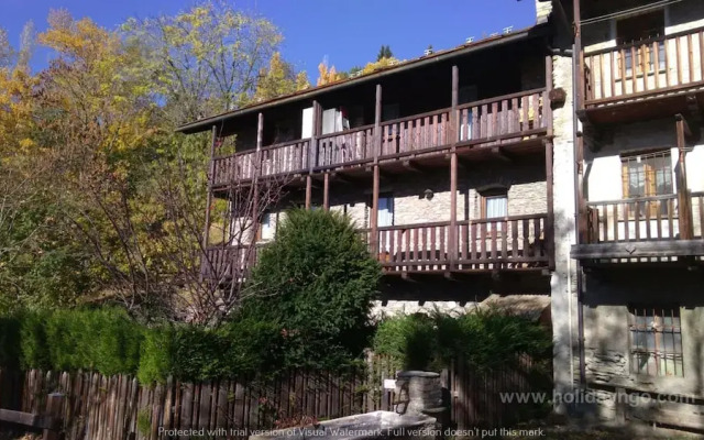 Malarz Alps Apartment by holidayngo