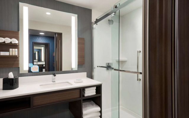 Hilton Garden Inn Milwaukee Brookfield Conference Center, WI