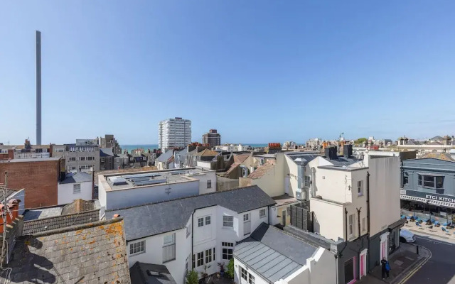 Right On : Bright On Apartment 1B | By My Getaways