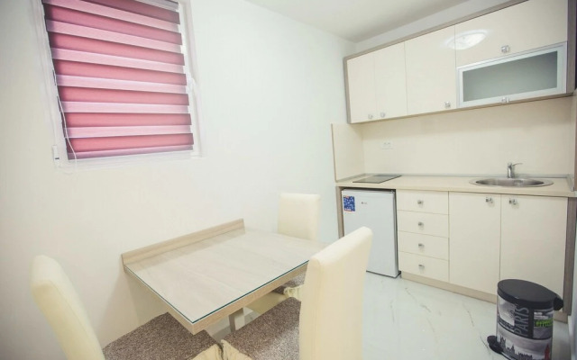 Nino Superior, One Bedroom Apartment With Terrace No.2