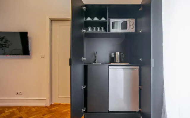 Home Out Rooms & Apartments