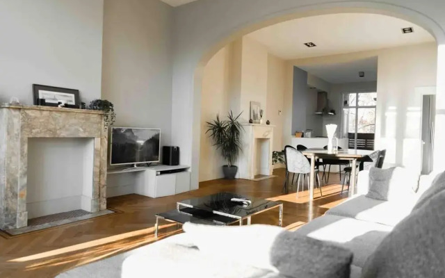 Luxurious Modern Apartment in Antwerp, Belgium