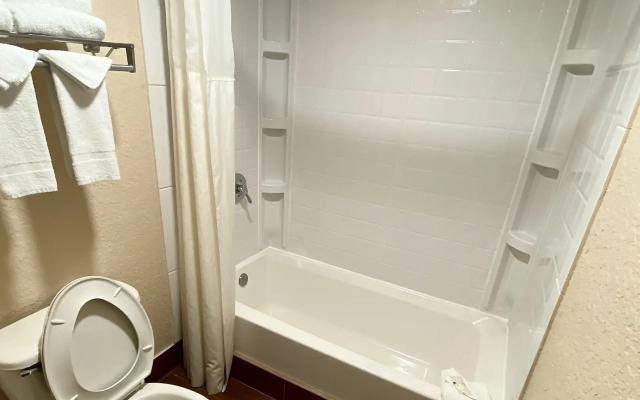 Quality Inn & Suites Orlando Airport