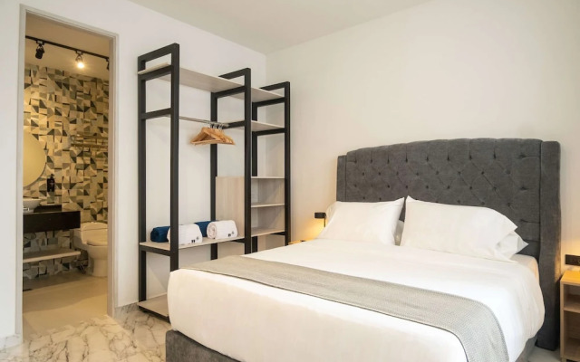 w Lovely 1BR w AC Near Ciudad Amurallada