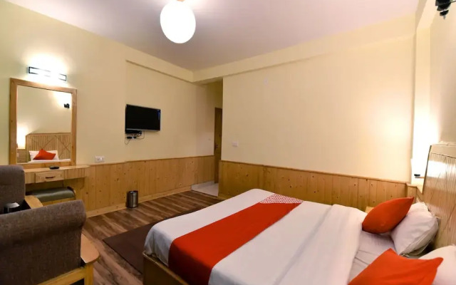 OYO 12735 The Manali Lodge