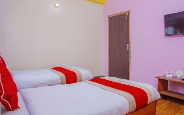 OYO 414 Hotel Om