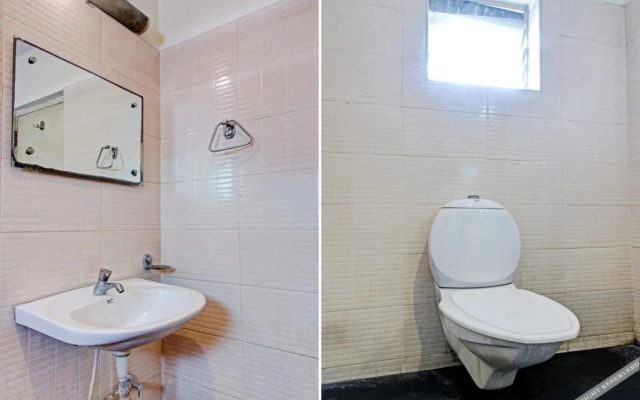OYO Townhouse 81794 Banjara Hills