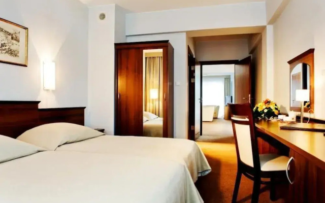 Hotel Krynica Conference & SPA