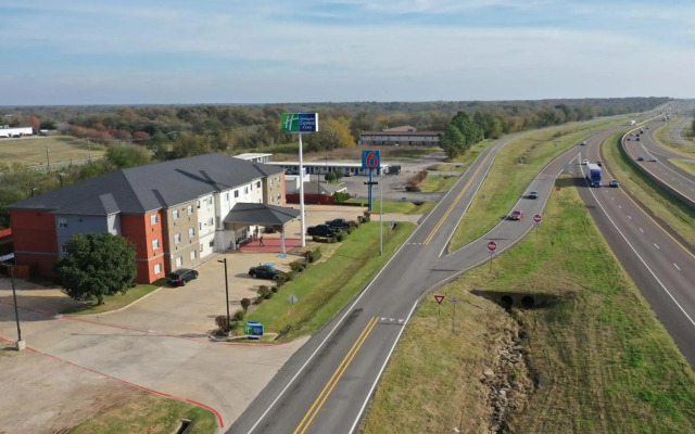 Holiday Inn Express and Suites Sulphur Springs by IHG