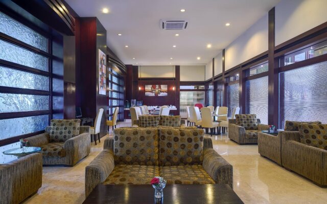 Grand Seasons Hotel