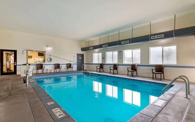 Comfort Inn & Suites Ponca City near Marland Mansion