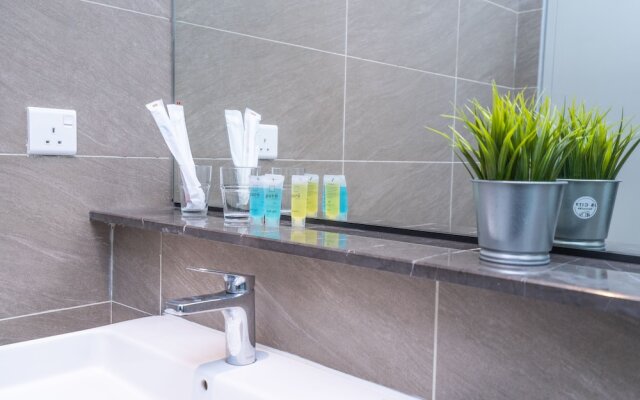 OYO Home 89724 Amazing 2br Grand Medini