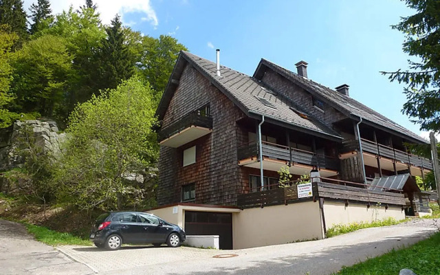 HALLENBADWEG
