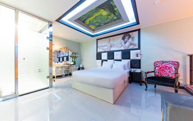 Iksan Luxury Hotel