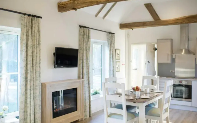 Cowdray Holiday Cottages