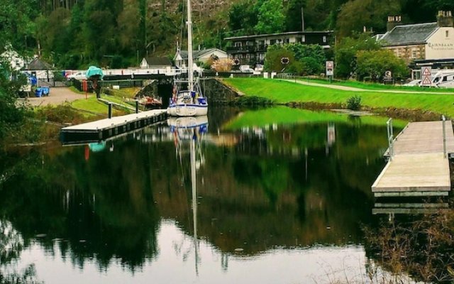 Crinan Canal Cottage No8, Kilmartin