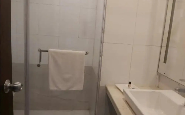 Hotel East West