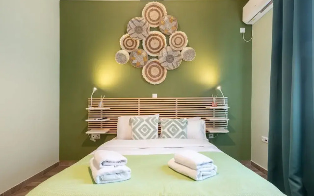 Charming 2BR retreat near market & beach