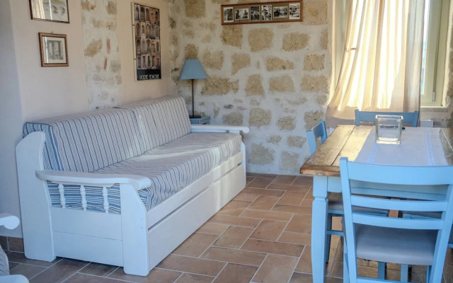 Casale nel Verde con Piscina e Vista