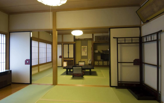 Kusatsu Onsen EKINARIYA RYOKAN
