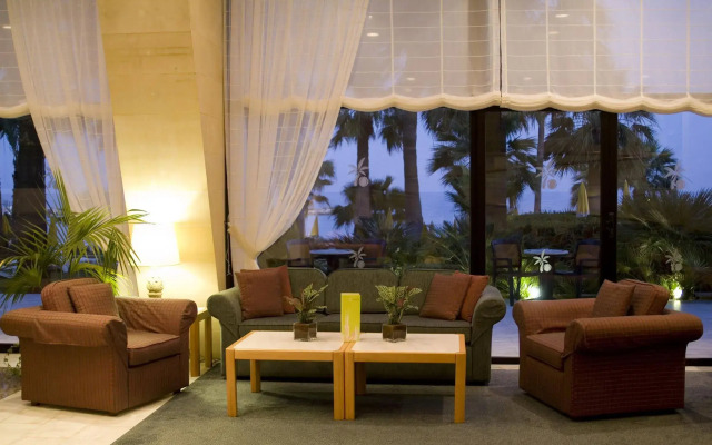Palm Beach Hotel & Bungalows