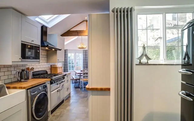 Aelia Cottage, Cirencester