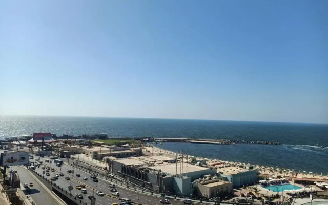 the fardous apartment sea view