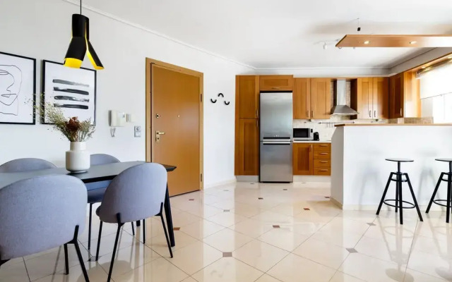 Upstreet Convenient 2bd Apartment
