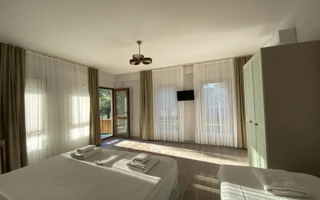 Elyada Konuk Evi (+8 Yaş )