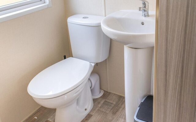 Nice Home in Renesse With 3 Bedrooms and Wifi