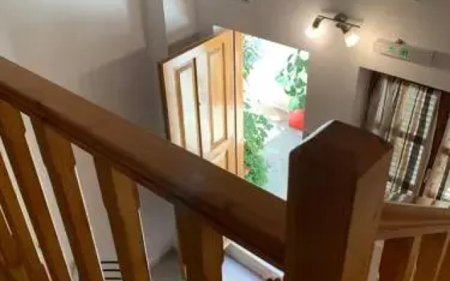 Glaros Guesthouse