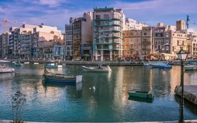 Bookarest Hostel Malta
