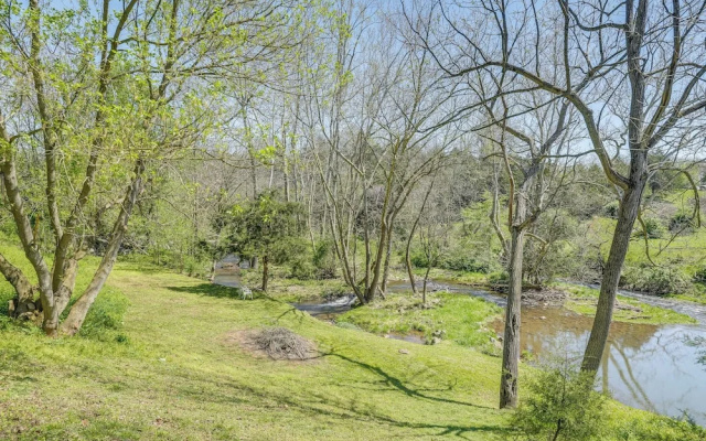Waterfront Virginia Retreat w/ Canoe, Pets Welcome