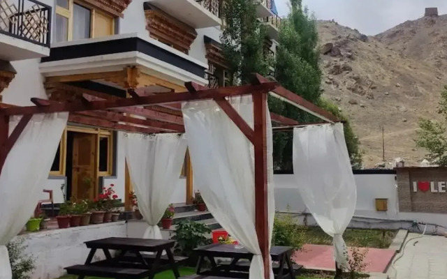 Marigold Ladakh