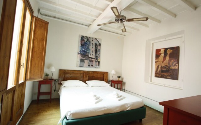 Artistic Flat in Oltrarno Florence