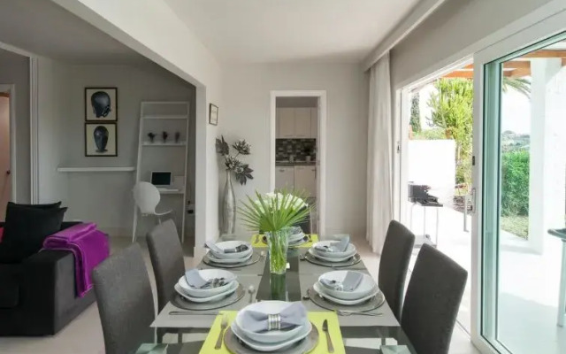 Beautiful Bungalow Rocas Rojas