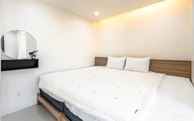 Gyeongju EL Poolvilla Pension