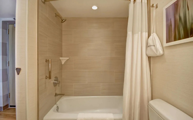 DoubleTree by Hilton Virginia Beach Oceanfront South